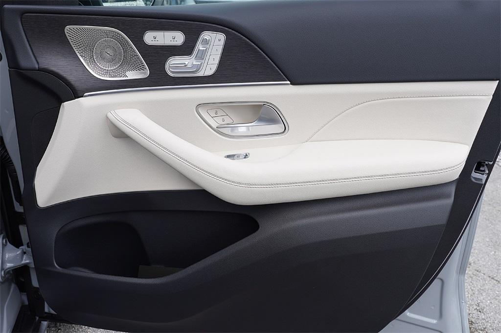 new 2026 Mercedes-Benz GLS 450 car, priced at $96,957