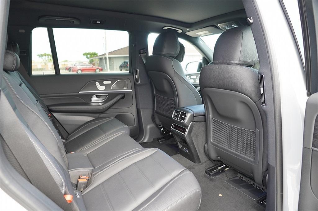 new 2025 Mercedes-Benz GLS 450 car, priced at $93,222