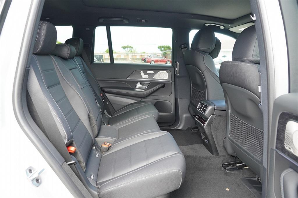 new 2025 Mercedes-Benz GLS 450 car, priced at $93,222