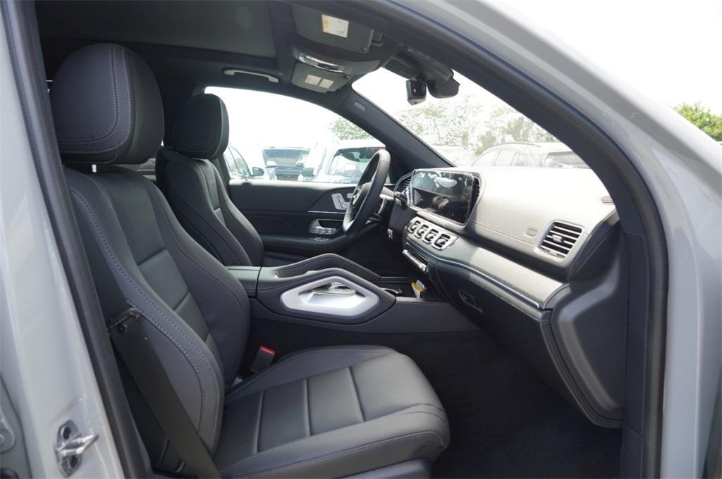 new 2025 Mercedes-Benz GLS 450 car, priced at $91,832