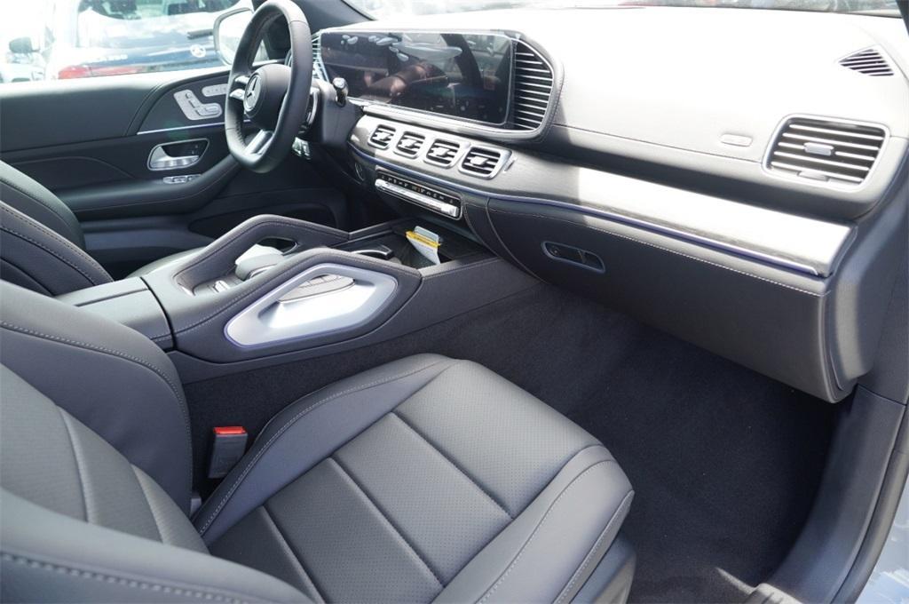 new 2025 Mercedes-Benz GLS 450 car, priced at $91,832