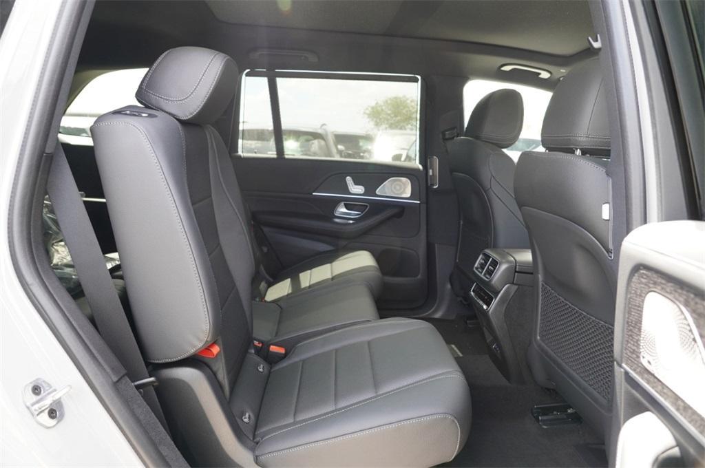 new 2025 Mercedes-Benz GLS 450 car, priced at $91,832