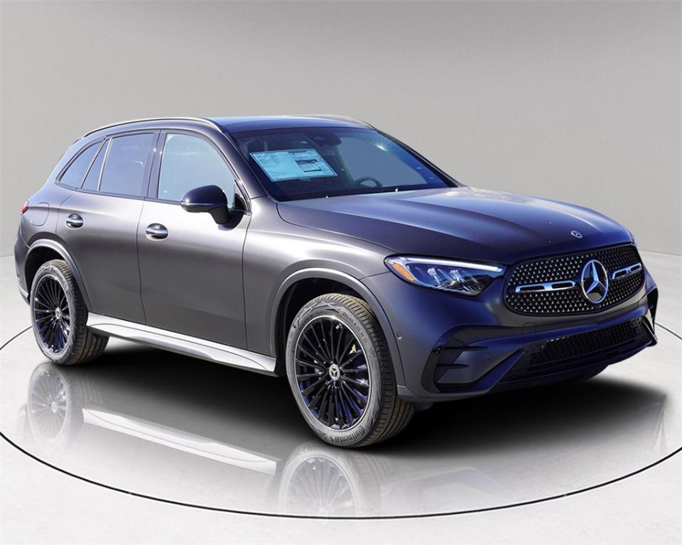 new 2025 Mercedes-Benz GLC 300 car, priced at $63,075