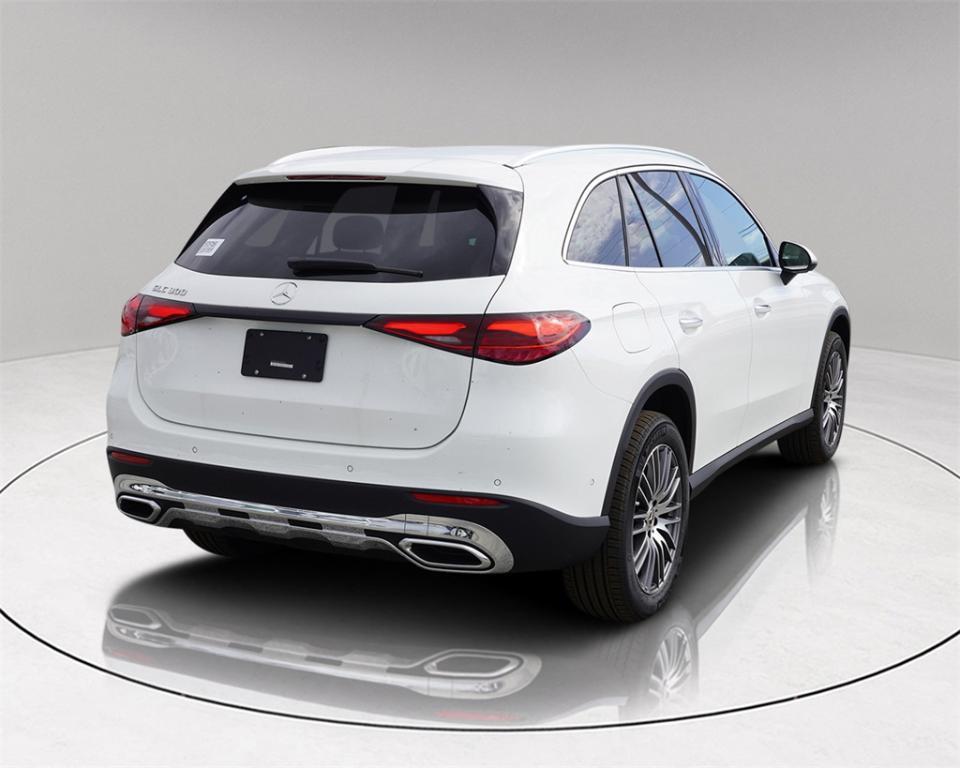 new 2025 Mercedes-Benz GLC 300 car, priced at $46,847