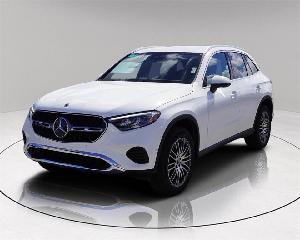 new 2025 Mercedes-Benz GLC 300 car, priced at $46,516