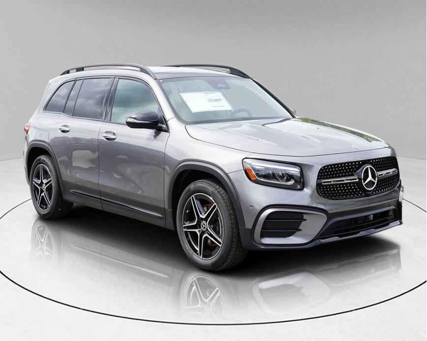 new 2025 Mercedes-Benz GLB 250 car, priced at $49,029