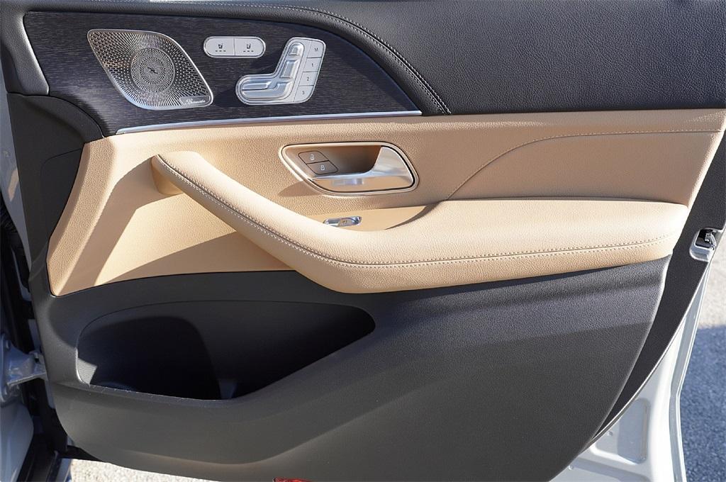 new 2026 Mercedes-Benz GLS 580 car, priced at $116,722