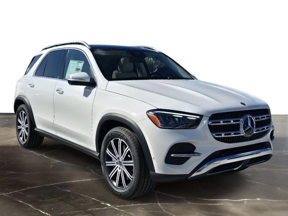 new 2024 Mercedes-Benz GLE 450 car, priced at $72,552