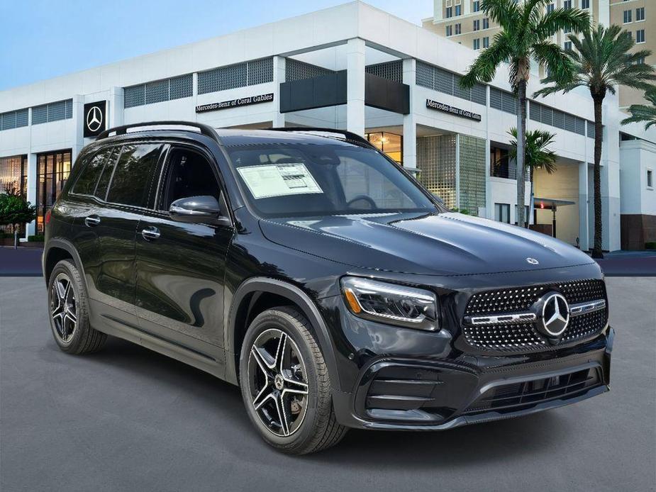 new 2024 Mercedes-Benz GLB 250 car, priced at $50,713