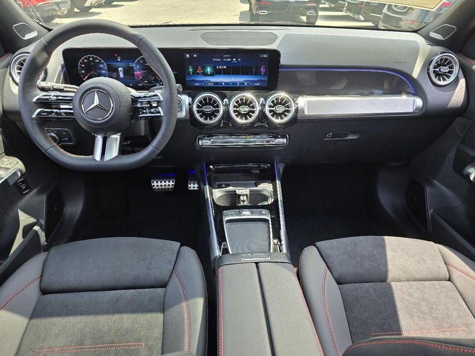 new 2024 Mercedes-Benz GLB 250 car, priced at $50,713