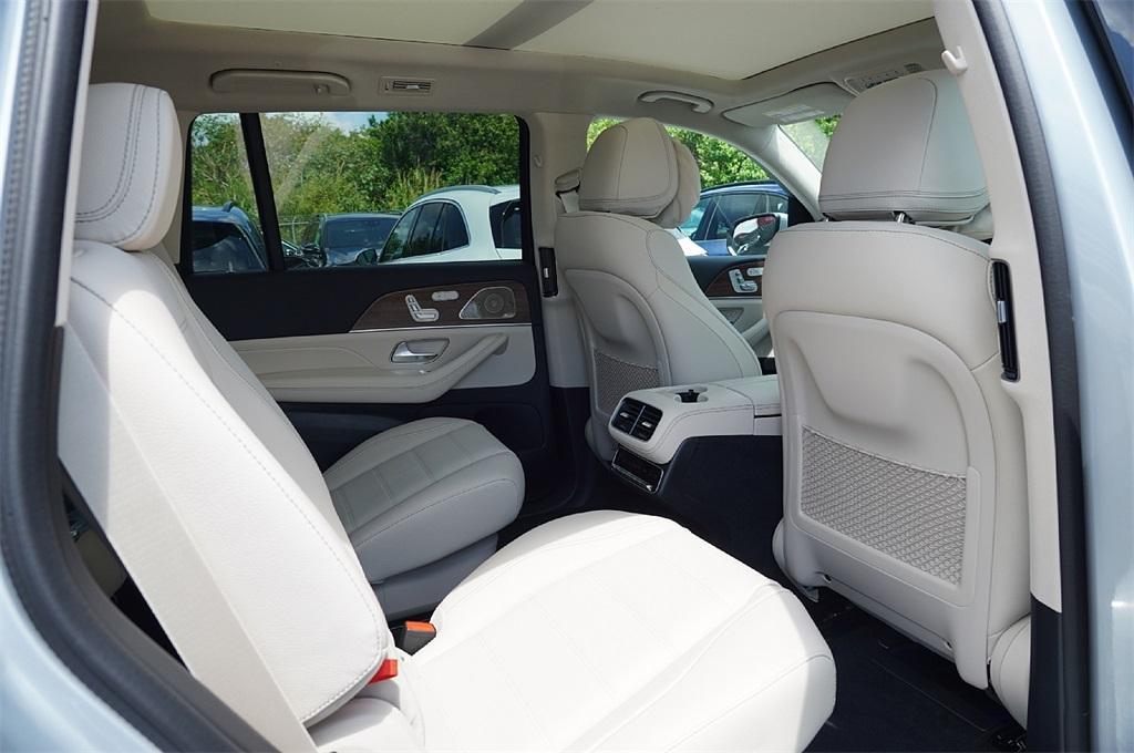 new 2025 Mercedes-Benz GLS 450 car, priced at $91,795