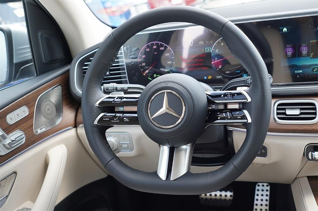 new 2025 Mercedes-Benz GLS 450 car, priced at $91,795