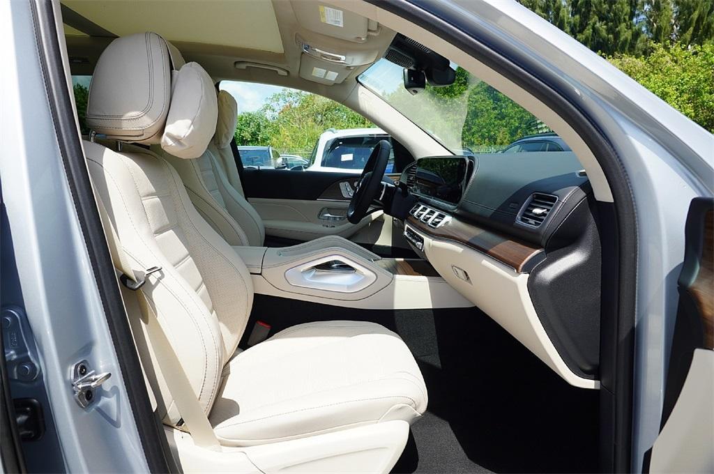 new 2025 Mercedes-Benz GLS 450 car, priced at $91,795