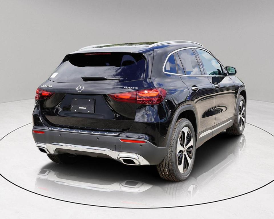 new 2025 Mercedes-Benz GLA 250 car, priced at $51,140