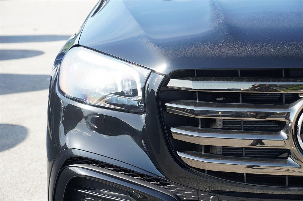 new 2025 Mercedes-Benz GLS 580 car, priced at $112,978