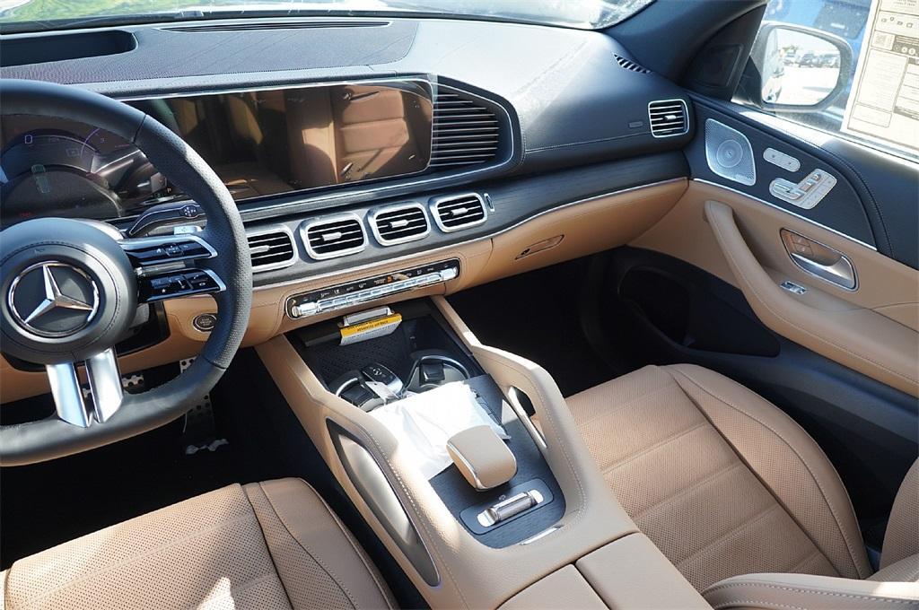 new 2025 Mercedes-Benz GLS 580 car, priced at $112,978