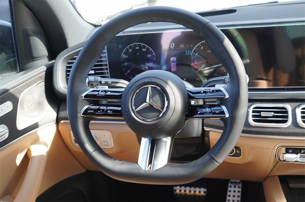 new 2025 Mercedes-Benz GLS 580 car, priced at $112,978