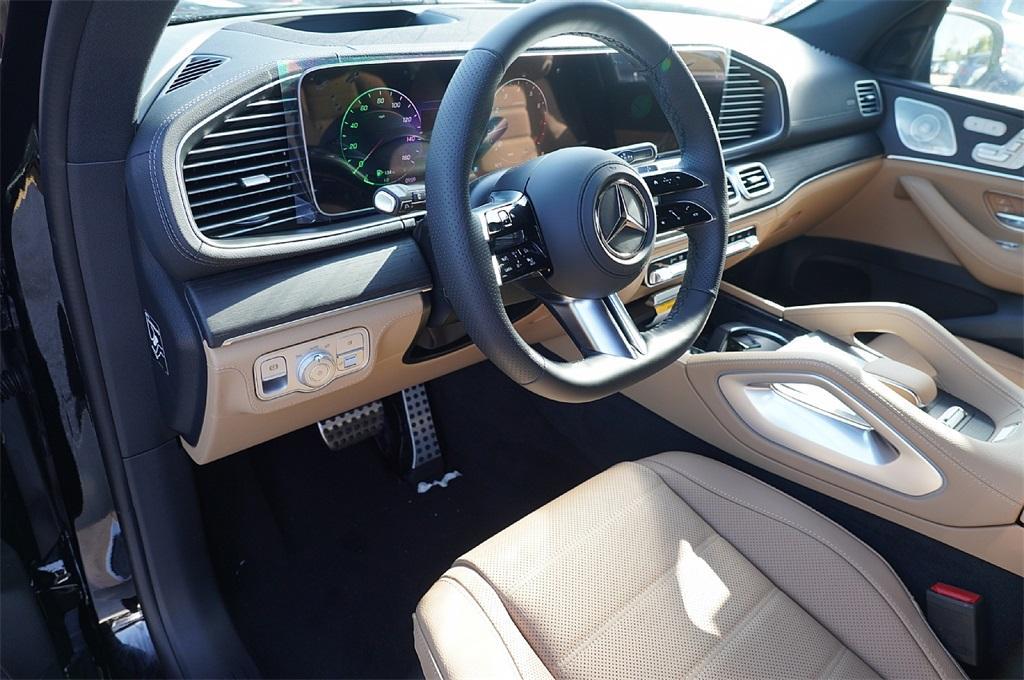 new 2025 Mercedes-Benz GLS 580 car, priced at $112,978
