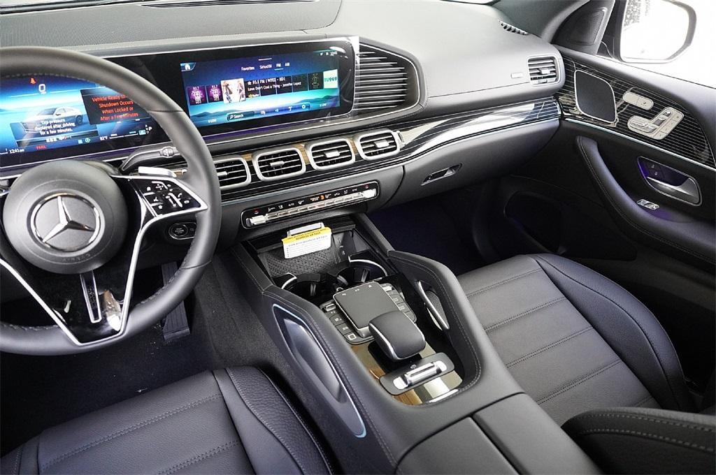 new 2025 Mercedes-Benz GLE 450 car, priced at $86,068