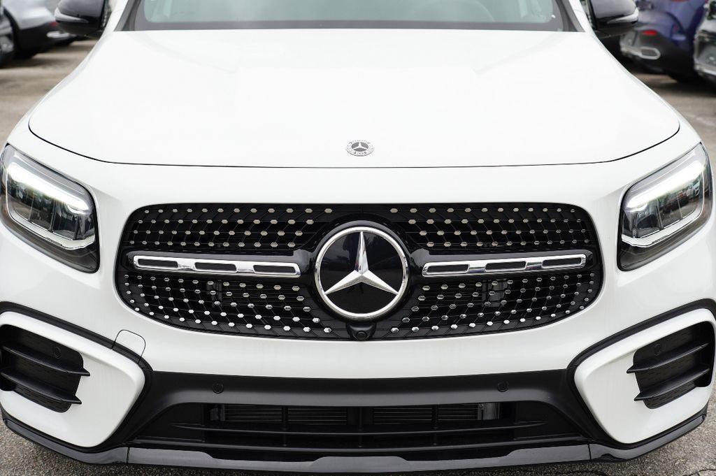 new 2024 Mercedes-Benz GLB 250 car, priced at $48,268