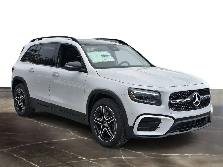 new 2024 Mercedes-Benz GLB 250 car, priced at $52,268