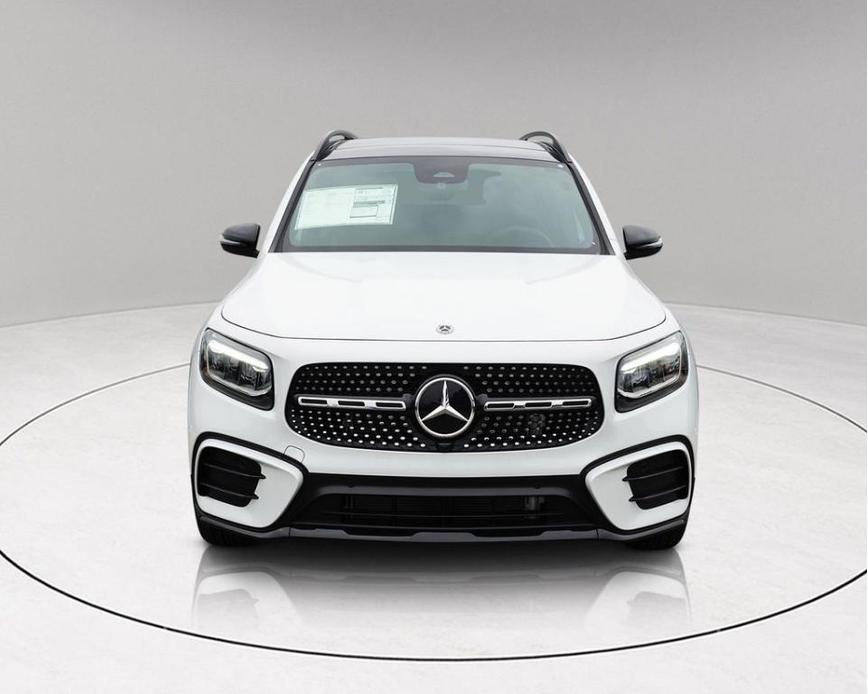 new 2024 Mercedes-Benz GLB 250 car, priced at $48,268