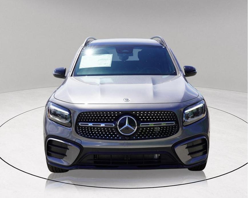 new 2024 Mercedes-Benz GLB 250 car, priced at $47,984