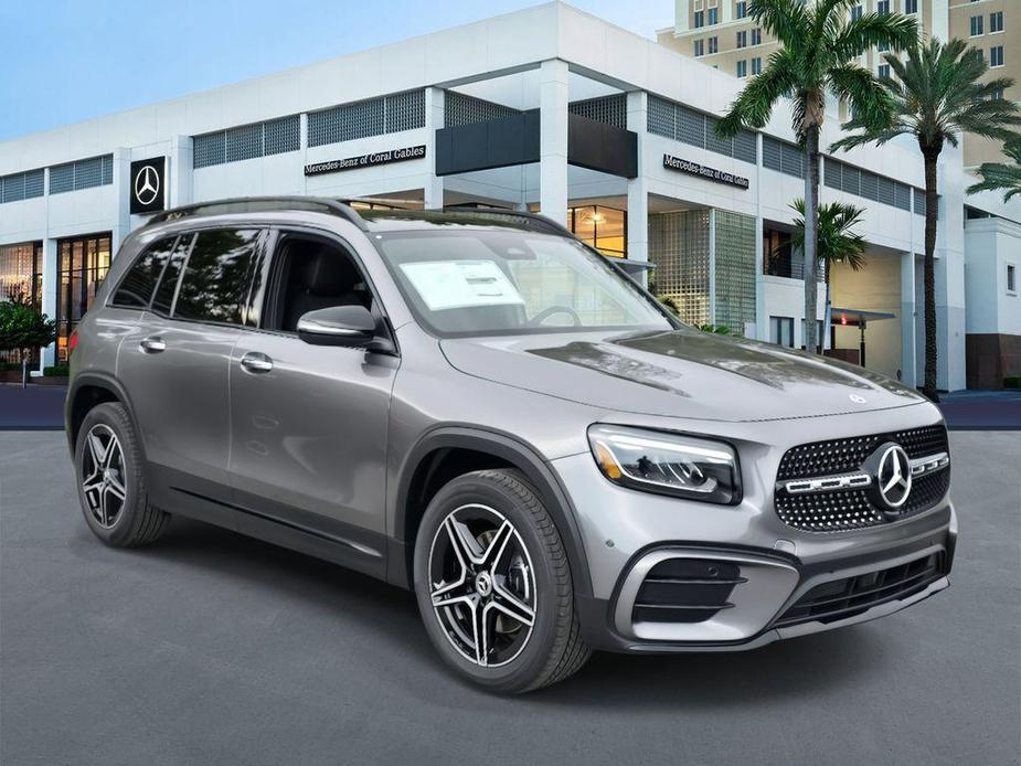 new 2024 Mercedes-Benz GLB 250 car, priced at $54,160