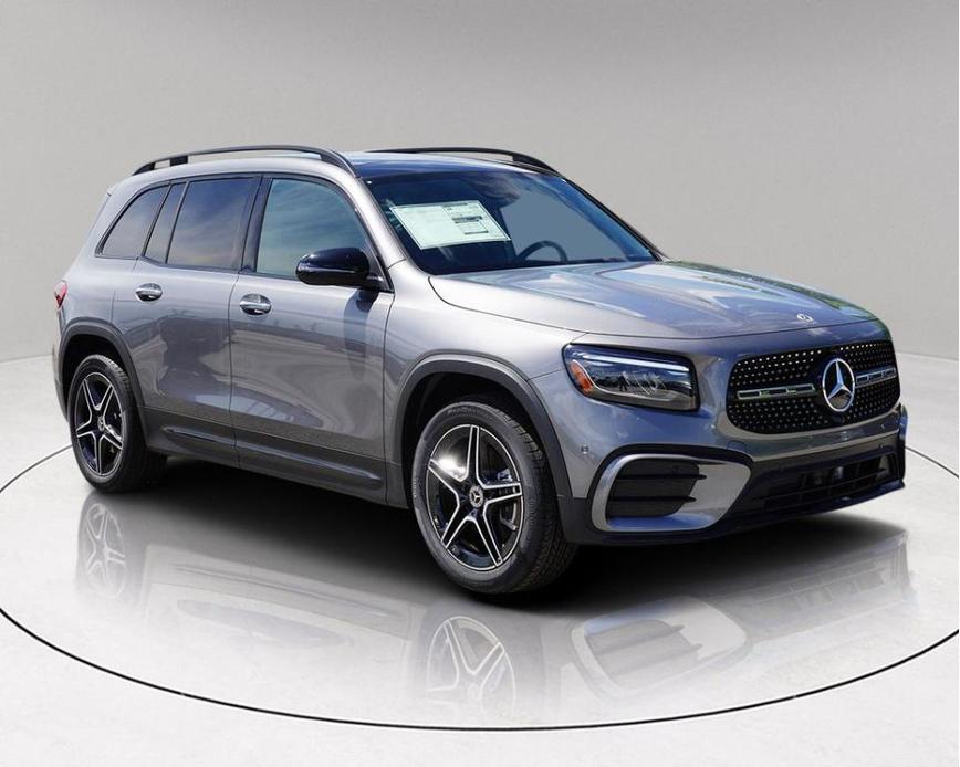 new 2024 Mercedes-Benz GLB 250 car, priced at $49,484