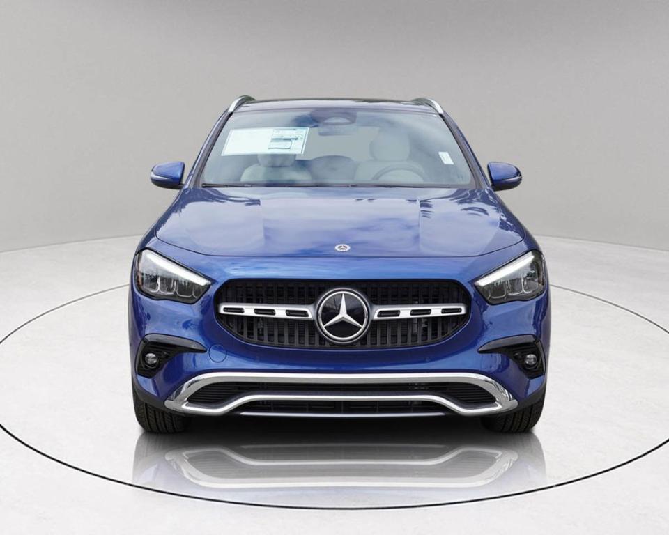 new 2025 Mercedes-Benz GLA 250 car, priced at $48,125