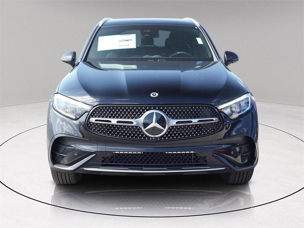 new 2025 Mercedes-Benz GLC 300 car