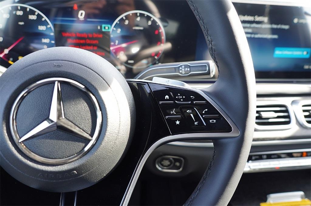 new 2025 Mercedes-Benz GLE 450 car, priced at $82,415
