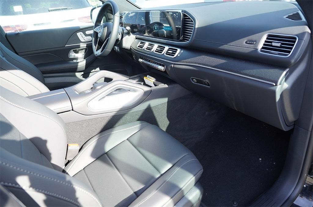 new 2025 Mercedes-Benz GLE 450 car, priced at $82,415
