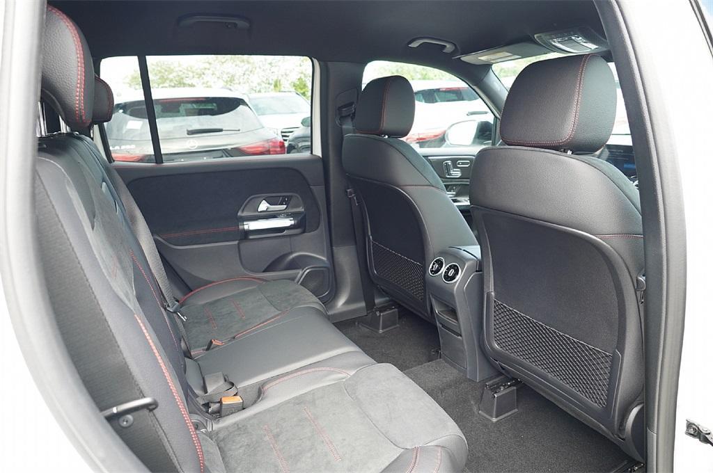 new 2025 Mercedes-Benz GLB 250 car, priced at $43,926
