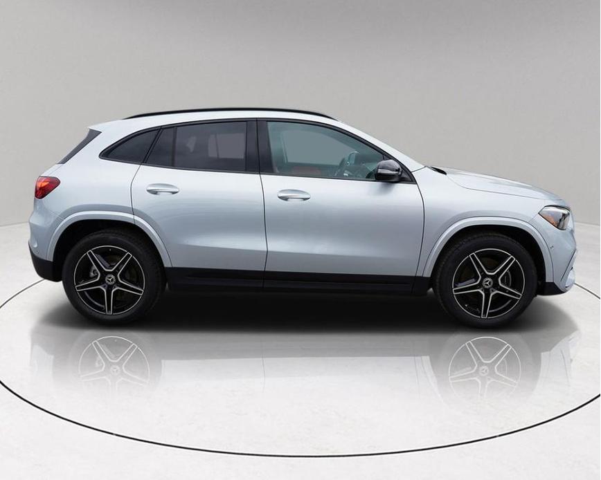 new 2025 Mercedes-Benz GLA 250 car, priced at $47,283