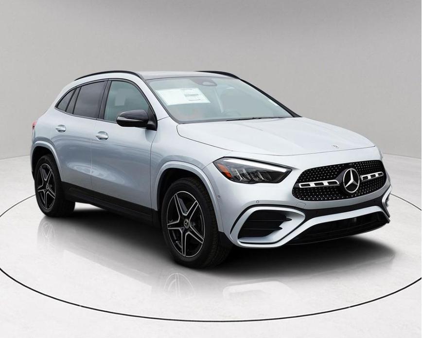 new 2025 Mercedes-Benz GLA 250 car, priced at $47,283