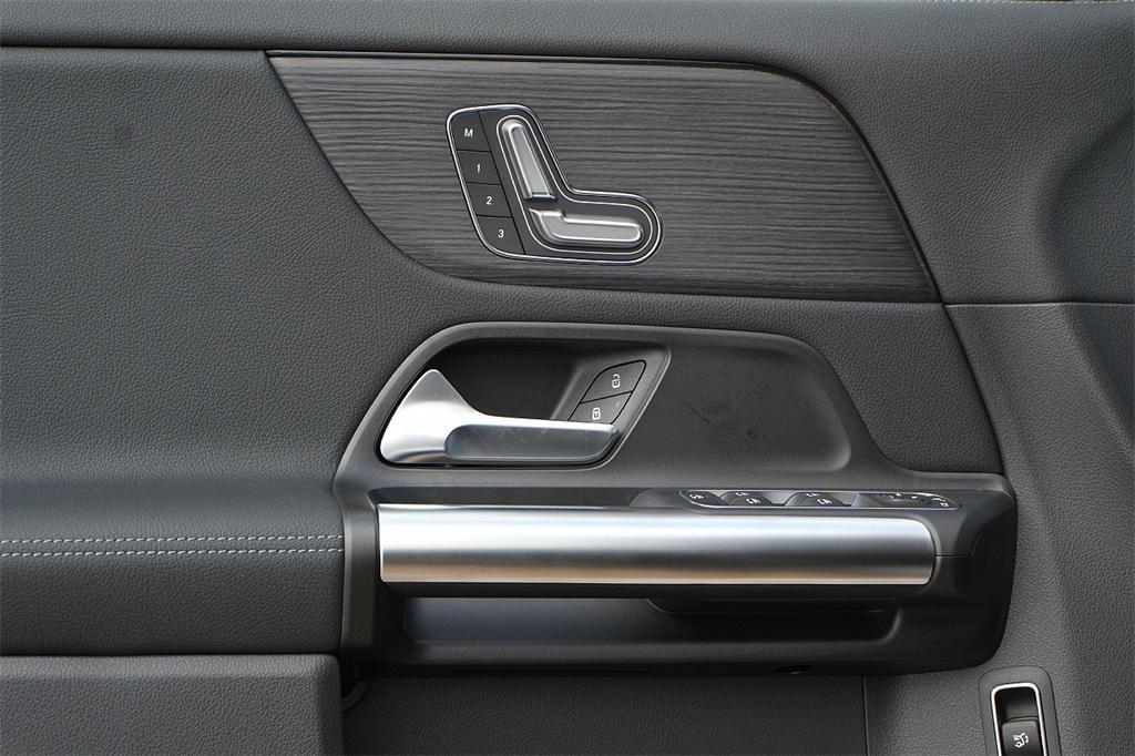 new 2026 Mercedes-Benz GLA 250 car, priced at $39,160