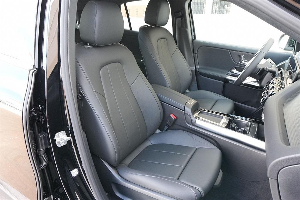 new 2026 Mercedes-Benz GLA 250 car, priced at $39,160