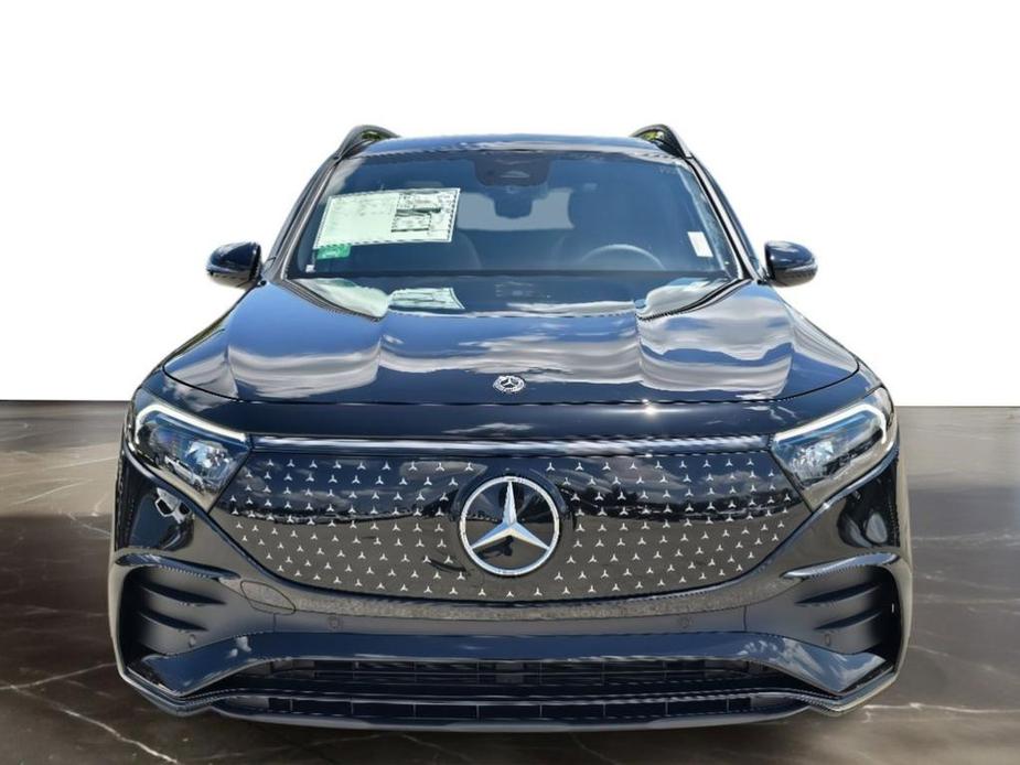 new 2024 Mercedes-Benz EQB 300 car, priced at $61,727