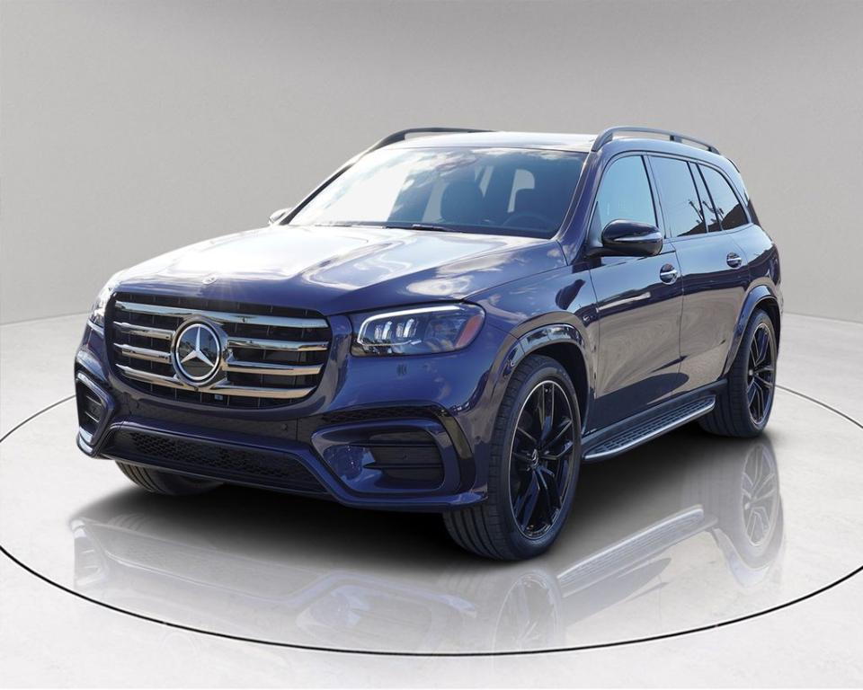 new 2025 Mercedes-Benz GLS 450 car, priced at $100,980