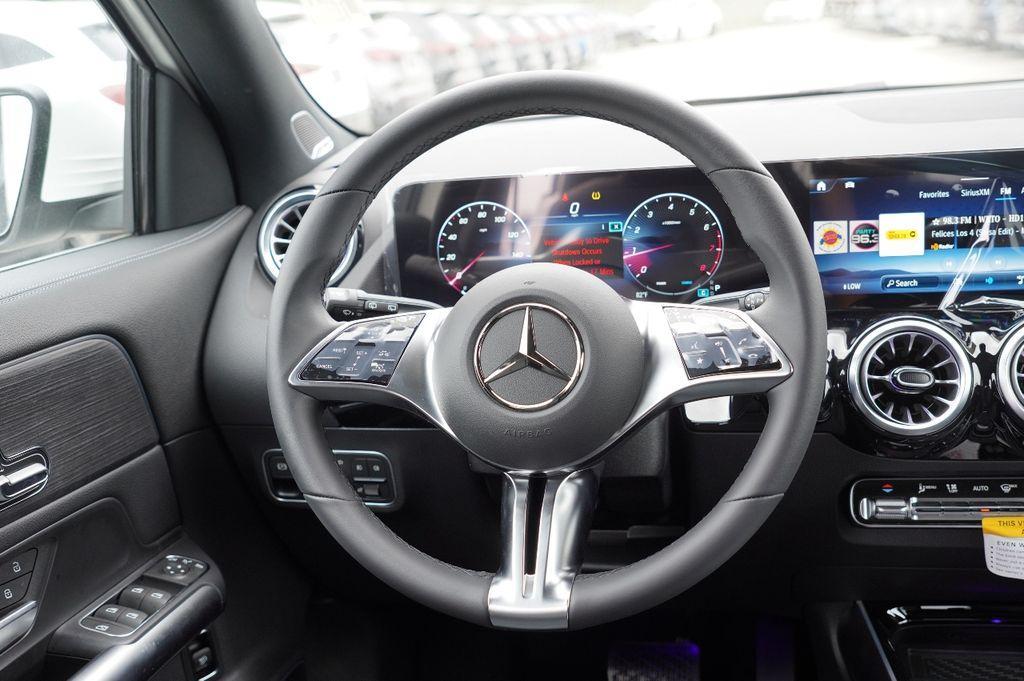 new 2025 Mercedes-Benz GLA 250 car, priced at $44,774