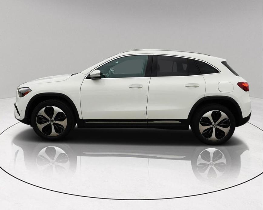 new 2025 Mercedes-Benz GLA 250 car, priced at $44,774