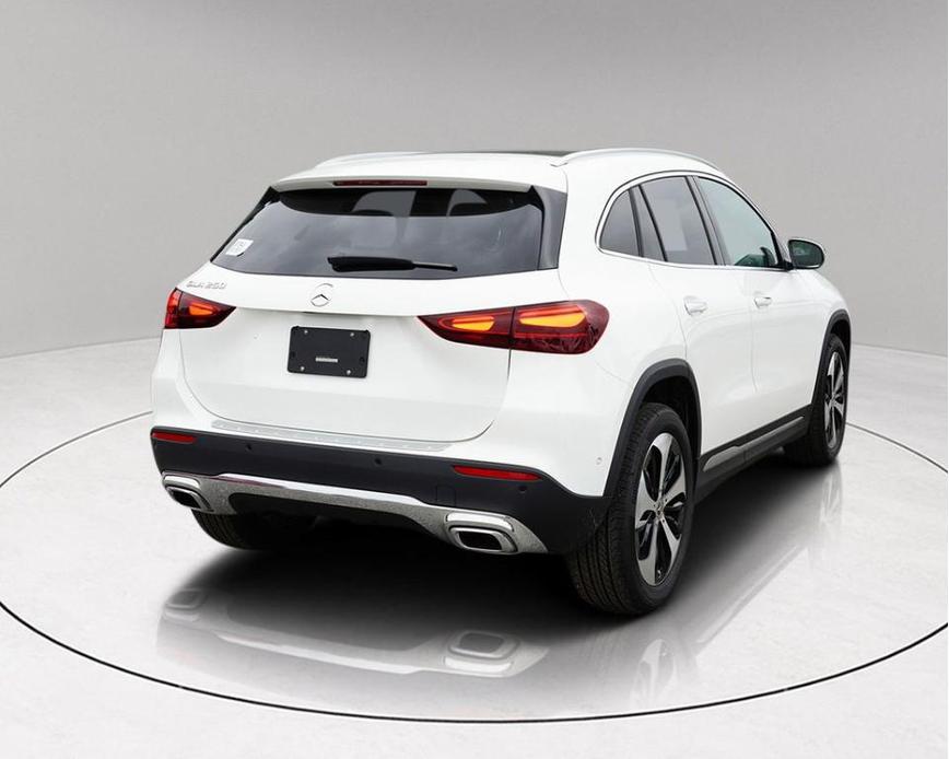 new 2025 Mercedes-Benz GLA 250 car, priced at $44,774