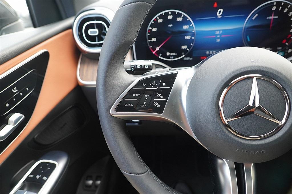 new 2025 Mercedes-Benz GLC 350e car, priced at $59,020