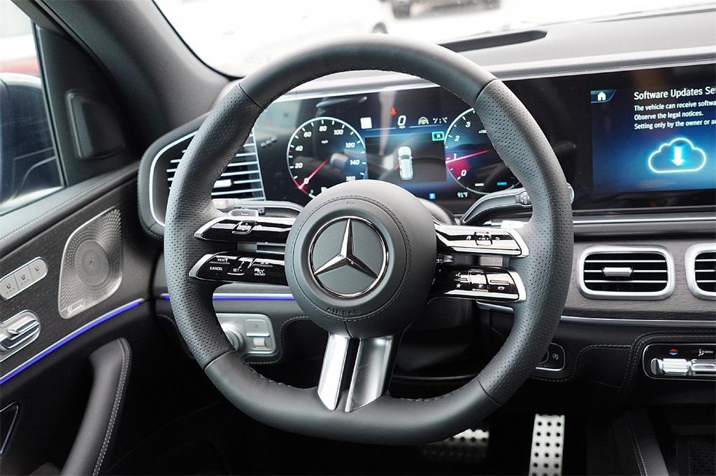 new 2025 Mercedes-Benz GLS 580 car, priced at $112,505