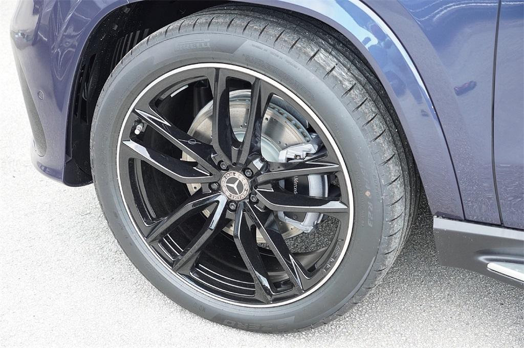 new 2025 Mercedes-Benz GLS 580 car, priced at $112,505