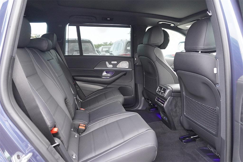 new 2025 Mercedes-Benz GLS 580 car, priced at $112,505