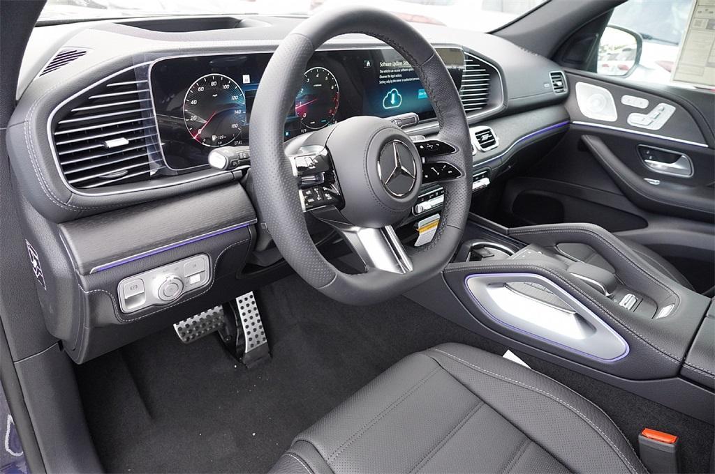 new 2025 Mercedes-Benz GLS 580 car, priced at $112,505