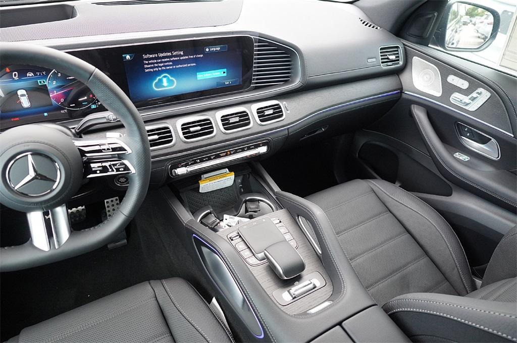 new 2025 Mercedes-Benz GLS 580 car, priced at $112,505