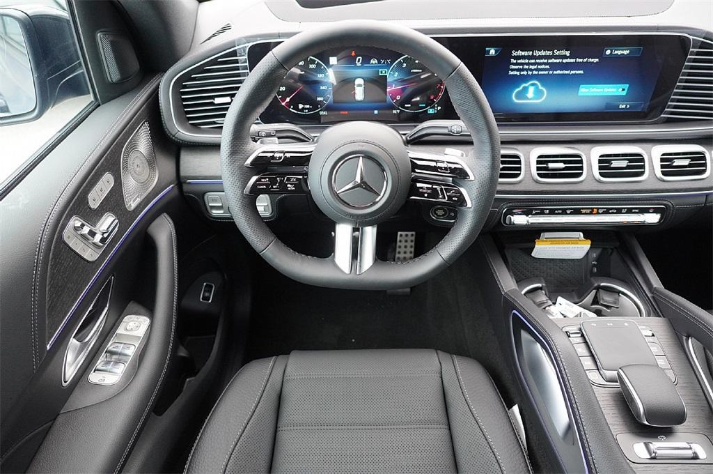 new 2025 Mercedes-Benz GLS 580 car, priced at $112,505